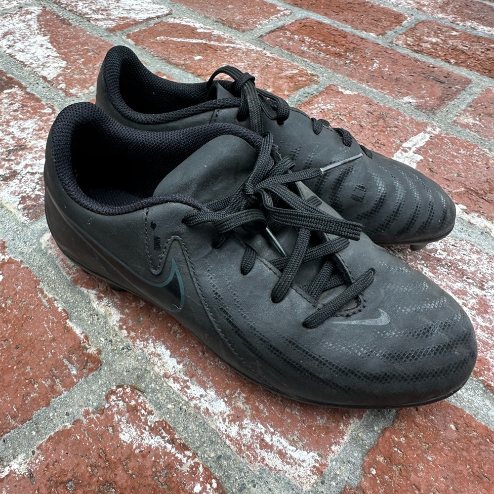 Nike kids soccer Athletic Shoes